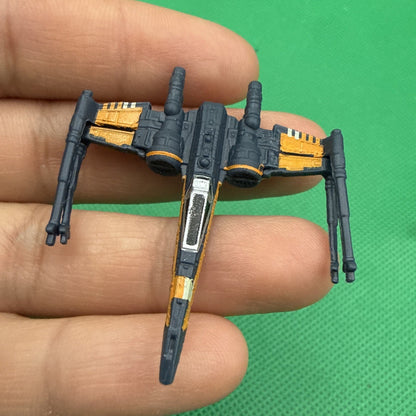 2014 Hot Wheels Star Wars Starships Poe's X - Wing Die Cast Vehicle - toyscardscomics