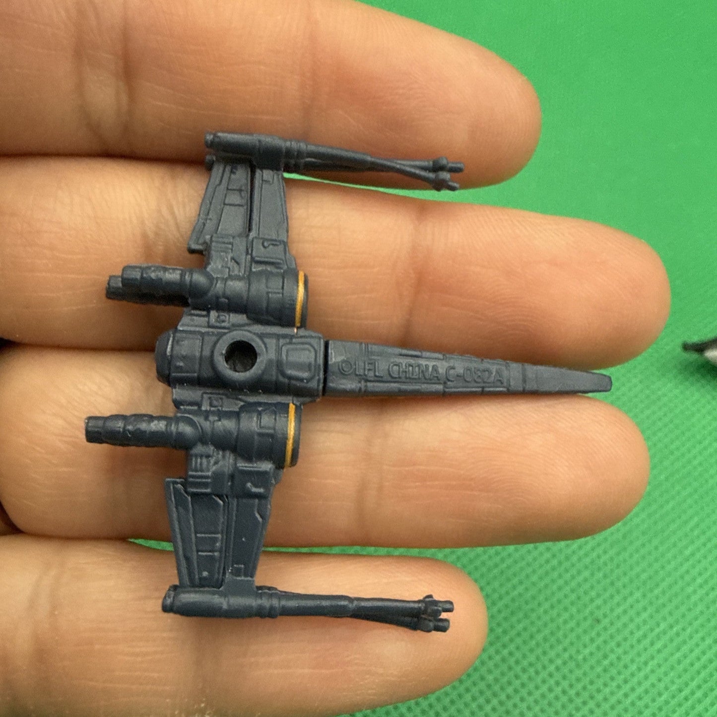 2014 Hot Wheels Star Wars Starships Poe's X - Wing Die Cast Vehicle - toyscardscomics