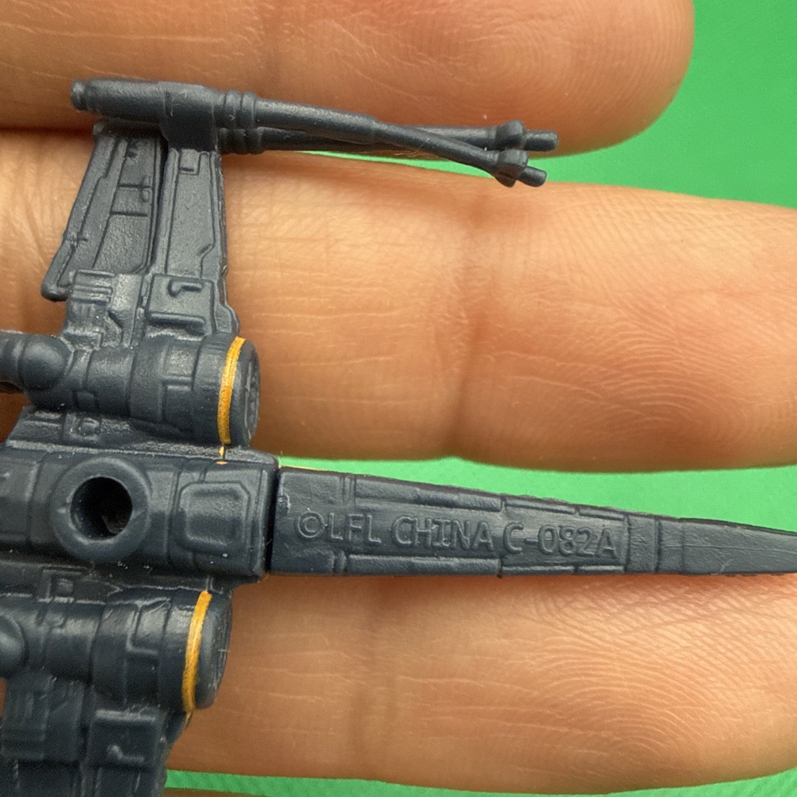 2014 Hot Wheels Star Wars Starships Poe's X - Wing Die Cast Vehicle - toyscardscomics