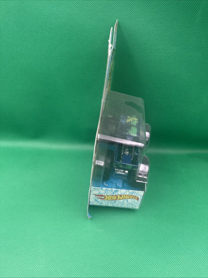 2020 Hot Wheels Monster Trucks TMNT Leonardo Character Monster Truck! - toyscardscomics