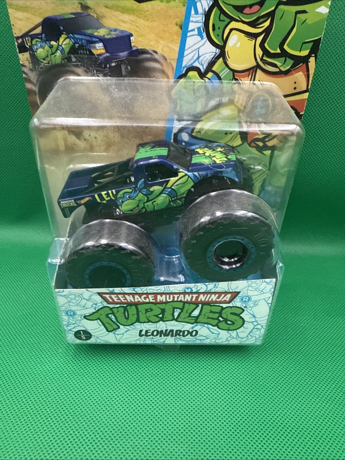 2020 Hot Wheels Monster Trucks TMNT Leonardo Character Monster Truck! - toyscardscomics