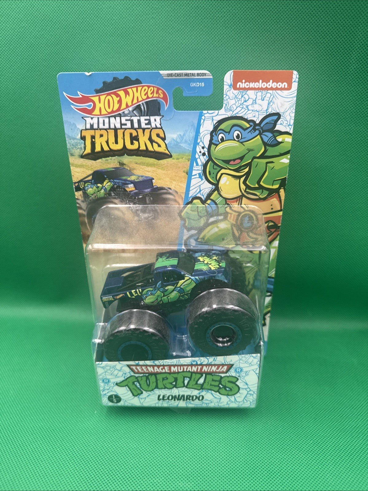 2020 Hot Wheels Monster Trucks TMNT Leonardo Character Monster Truck! - toyscardscomics