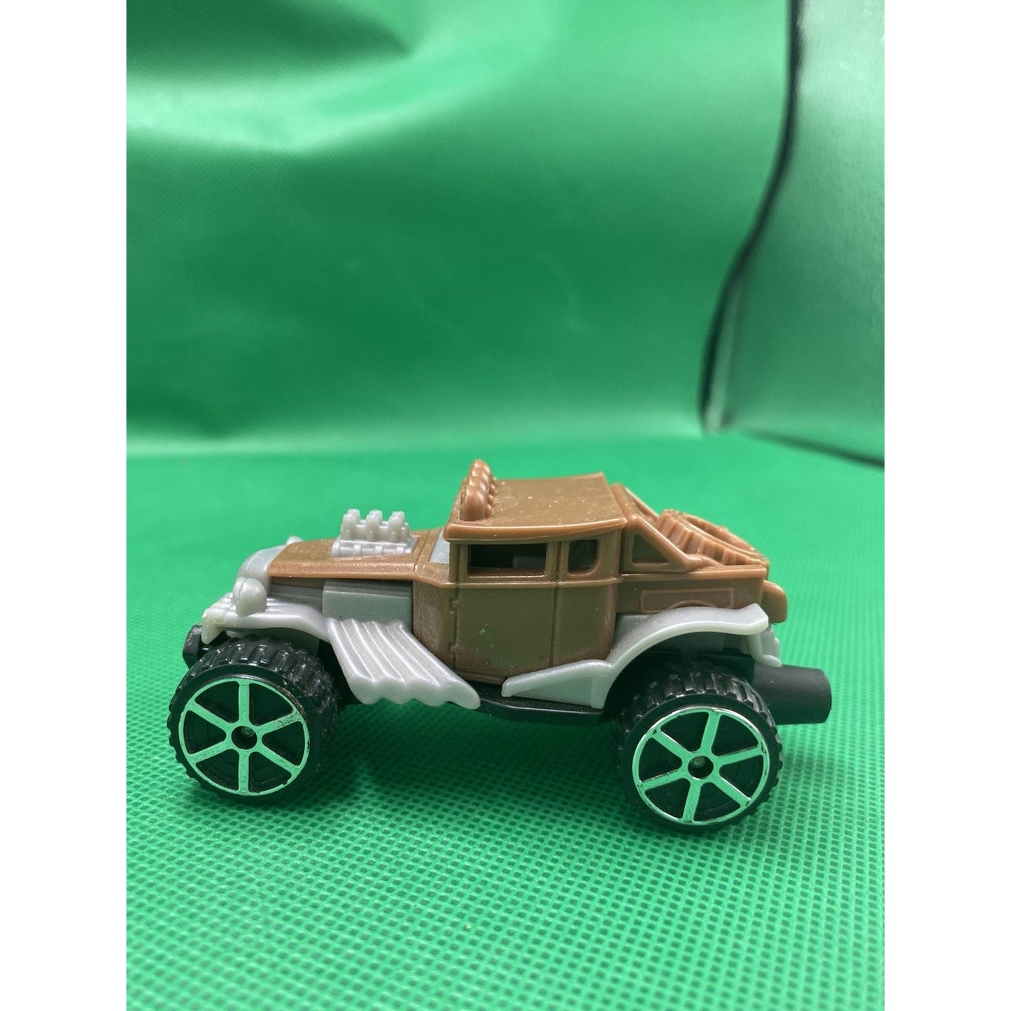 2014 McDonald's Hot Wheels #1 Brown Baja Bone Shaker