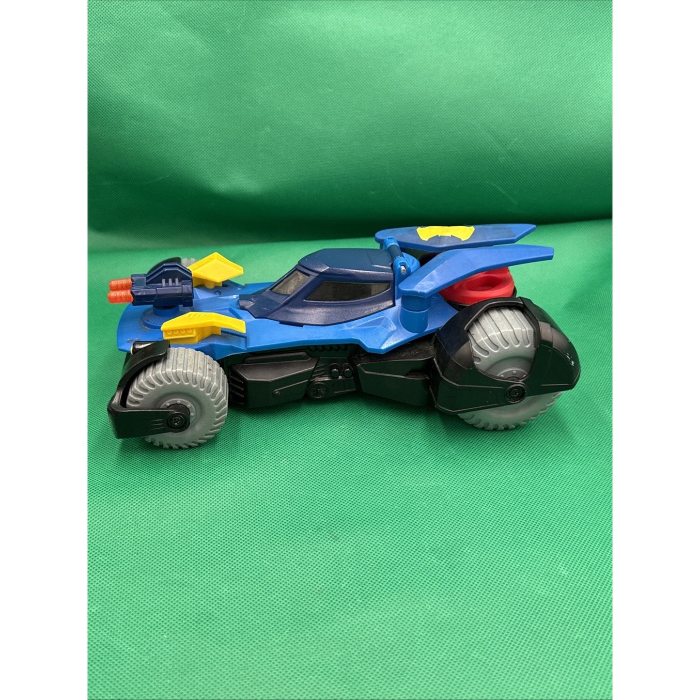 2015 Imaginext DC Super Friends Bat-mobile Vehicle Car W/ Batman DHT64