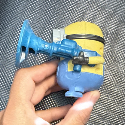 2013 McDONALDS DESPICABLE ME 2 #8 MINION STUART BLASTER HAPPY MEAL Not Tested