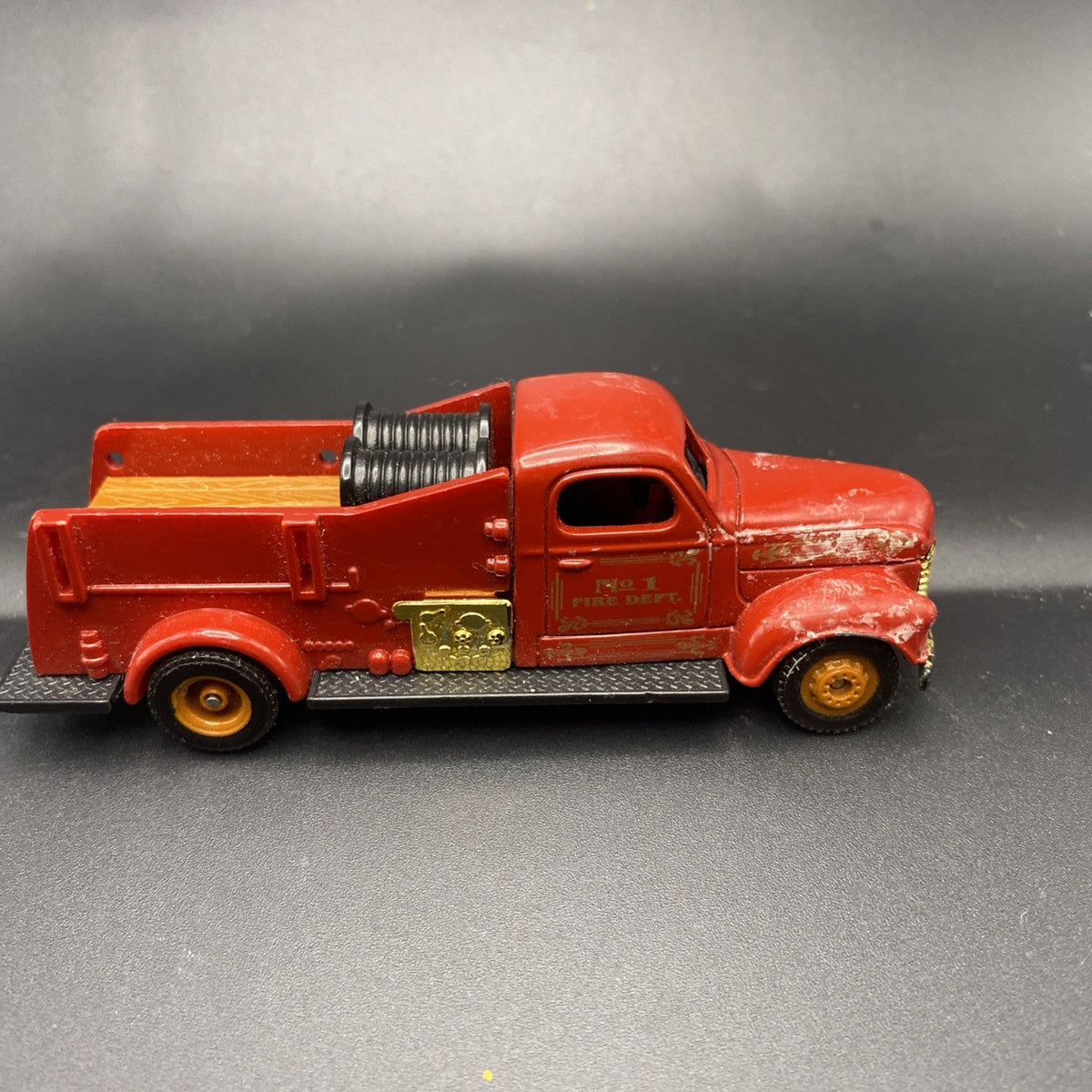 1948 Task Master 1:64 Die Cast #1 Fire Truck (1999 Reader's Digest)