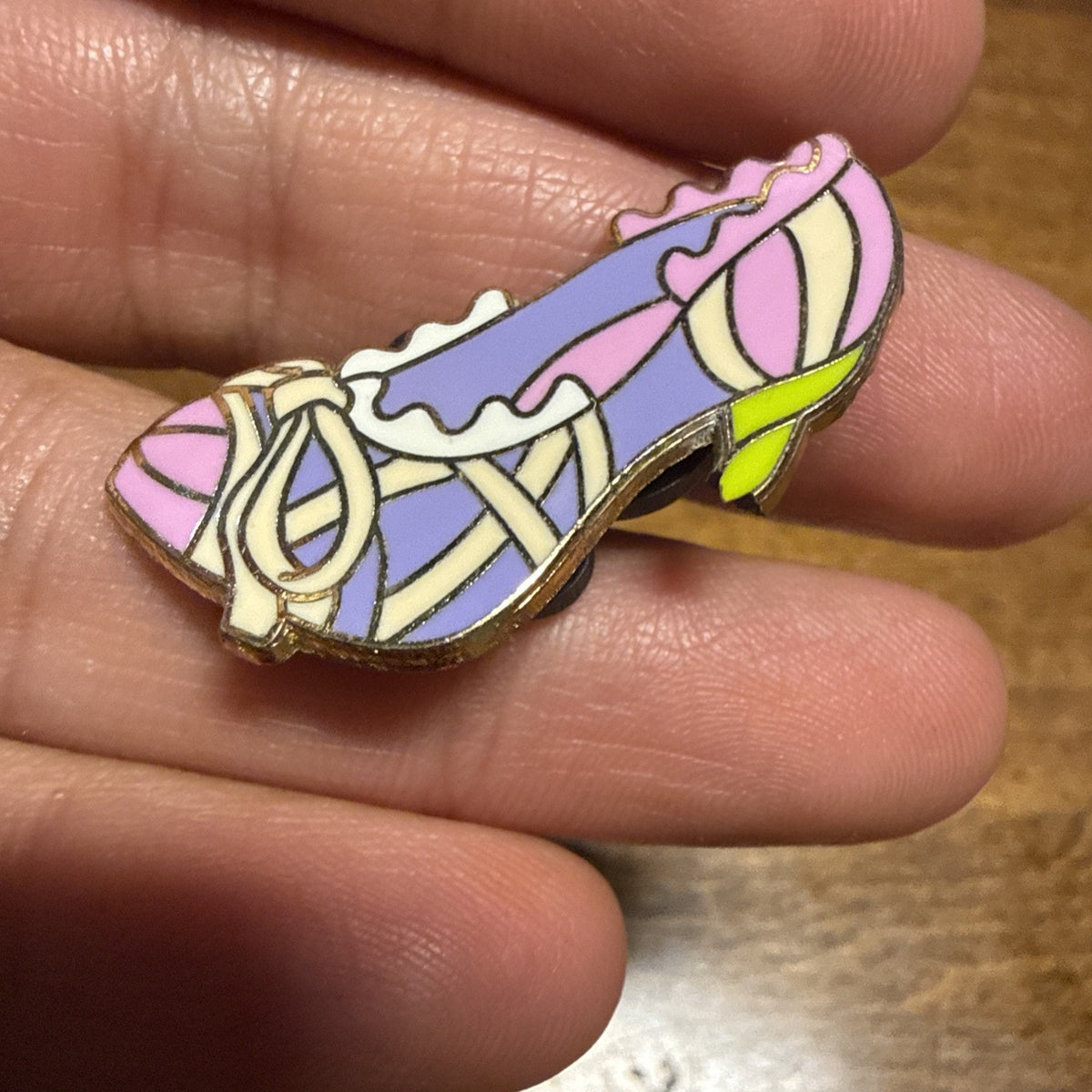 Disney Collectible Designer Princess Shoes Pin - Rapunzel - #2566 - 2012