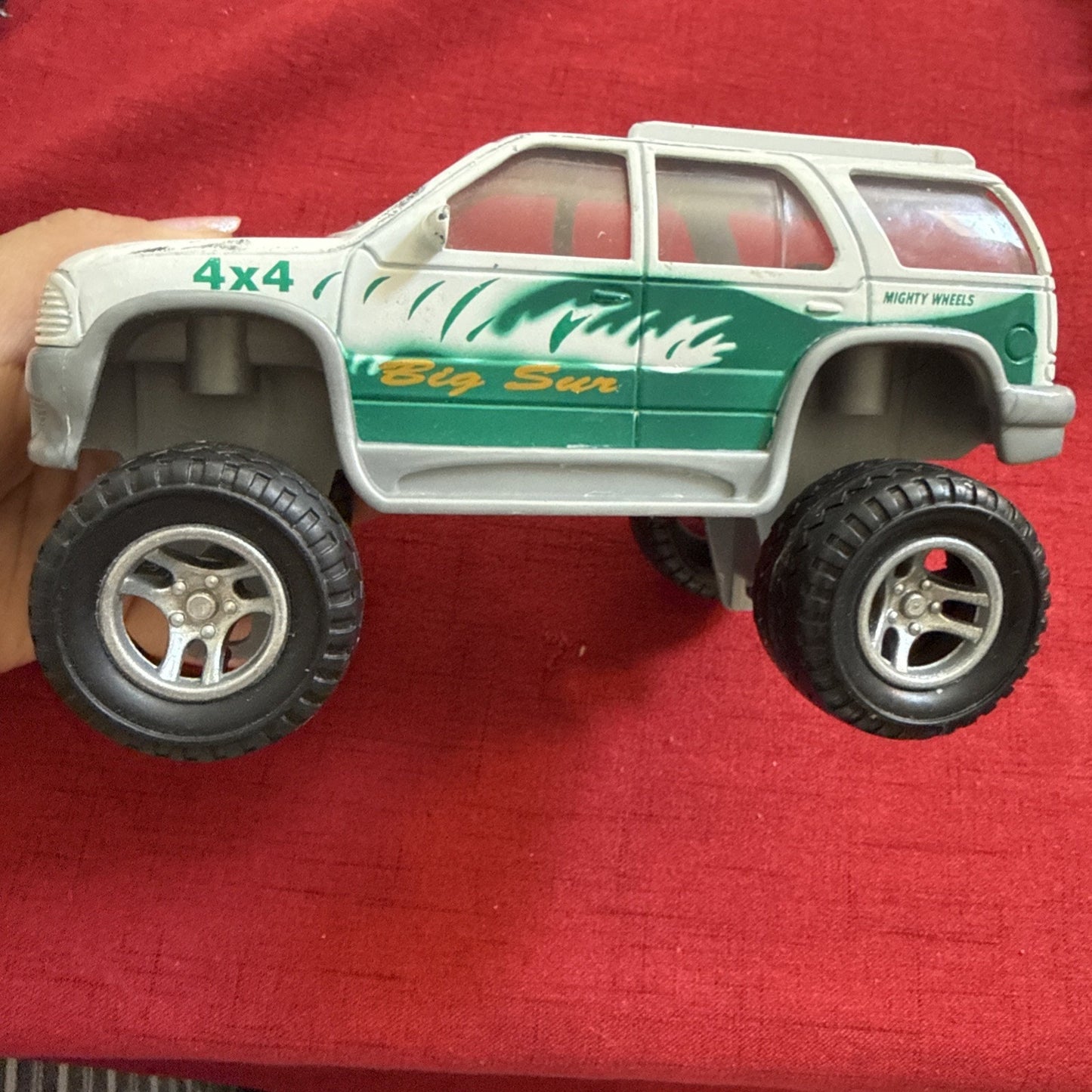 MIGHTY WHEELS "BIG SUR" 4 X 4 SUV, 1998, SOMA, 7"IN LONG X 4"TALL 5"IN WIDE