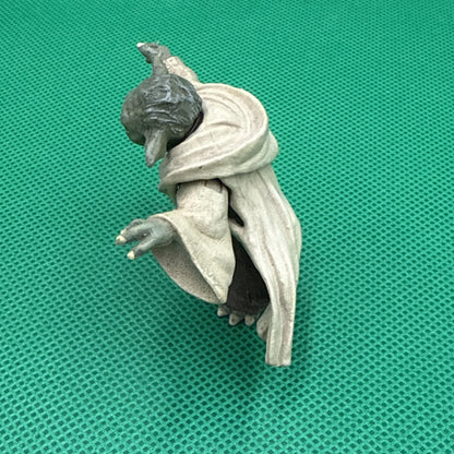 Hasbro YODA STAR WARS MINI 2”ACTION FIGURE PLASTIC TOY (PRE-OWNED)