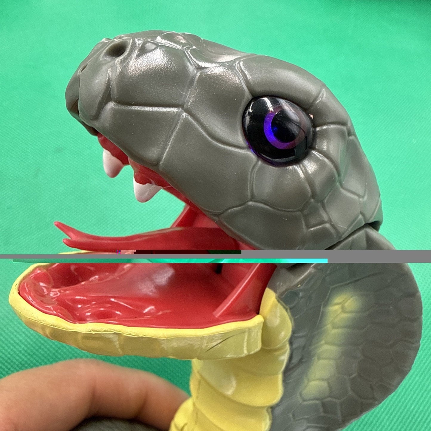 Fingerlings WowWee Untamed FANG King Cobra Snake Interactive Touch Motion Sound