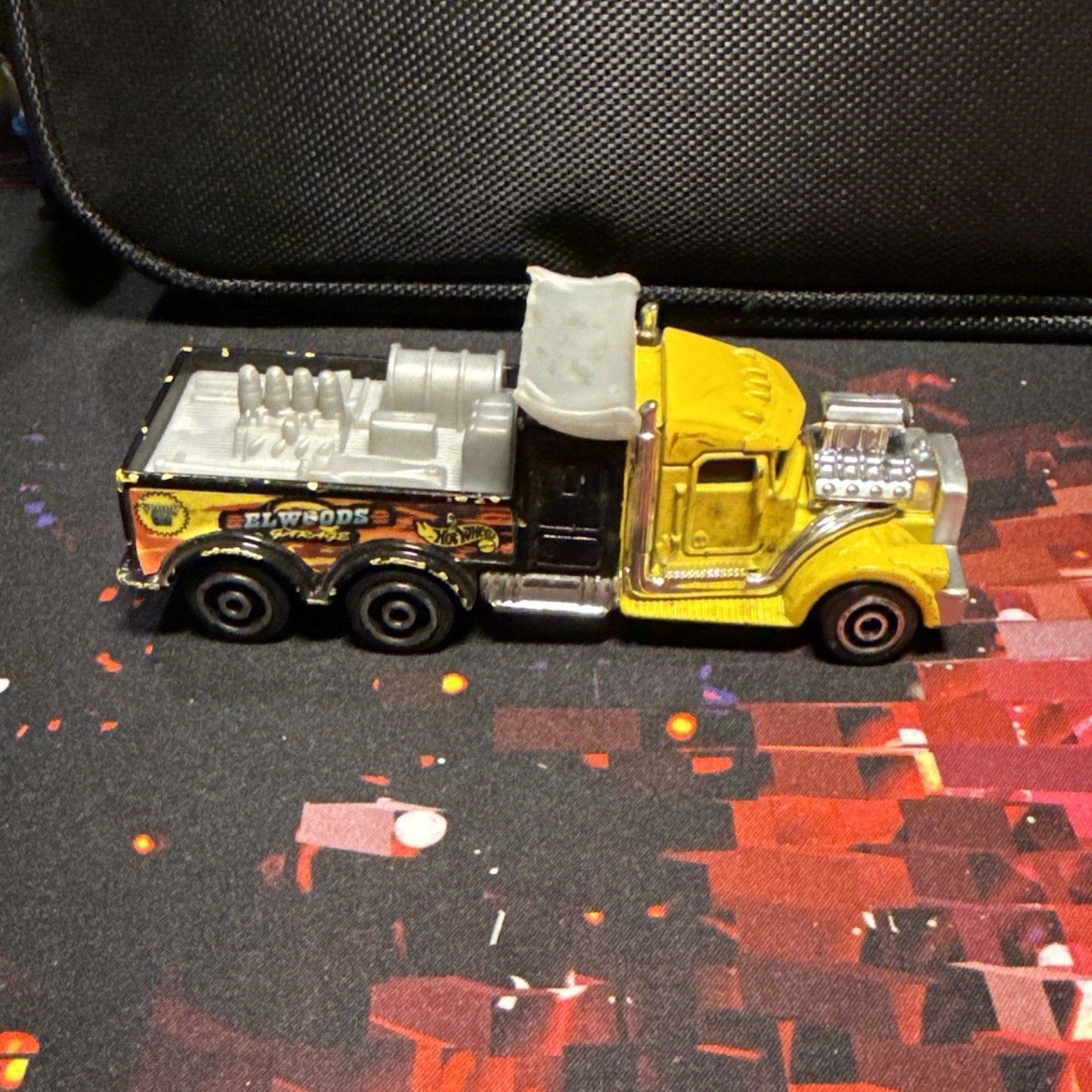 1999 Vintage Hot Wheels Elwoods Garage Truck Dragster 5"L Diecast Good Condition