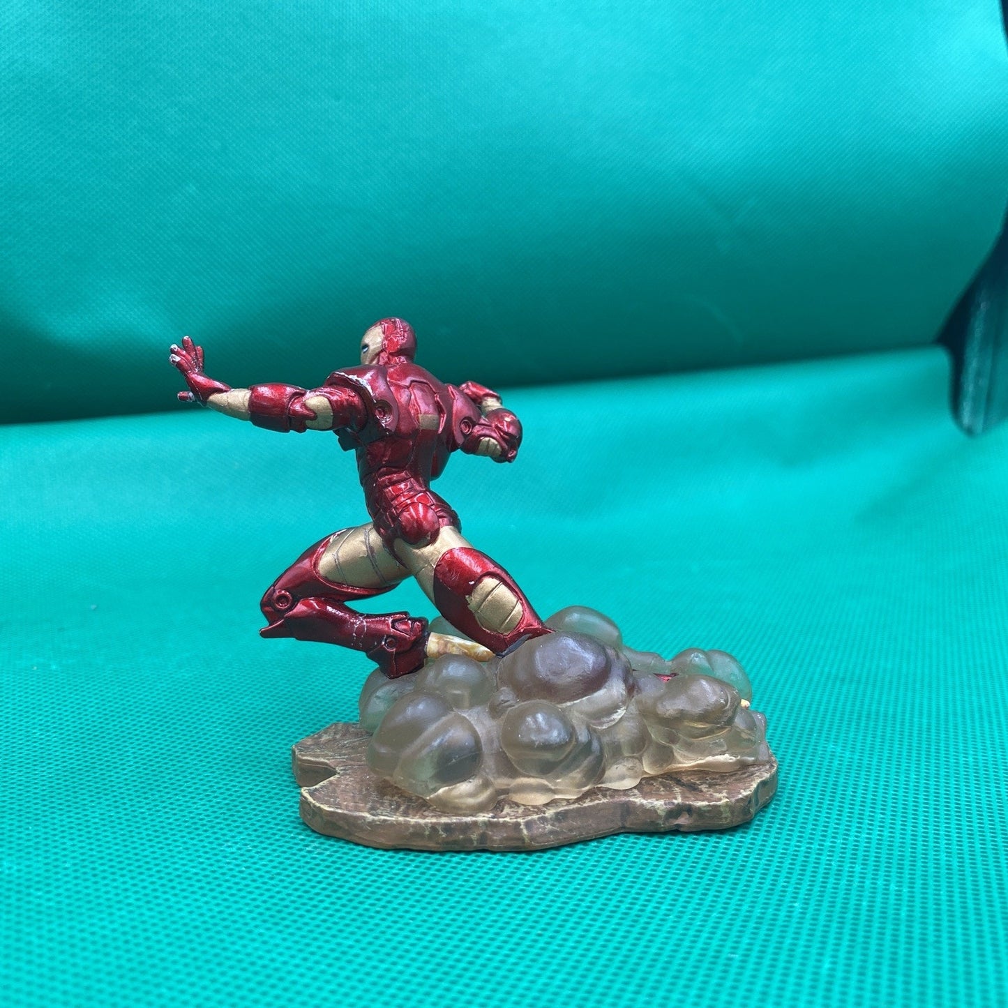 RED IRON MAN 3" Running Figure Base GC Avengers Assemble Disney Marvel Gold '11