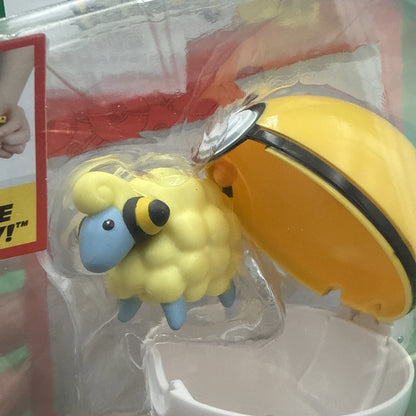 Pokemon Clip N Go Mareep 2" Level PokeBall Action Battle Figure