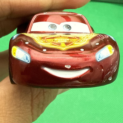 Disney / Pixar Cars ( Lightning McQueen ) -Neon Racers Exclusive Metallic Deco
