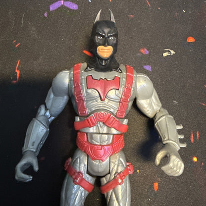 Mattel DC Comics Batman Begins Battle Cape Batman 5.5" Action Figure 2005