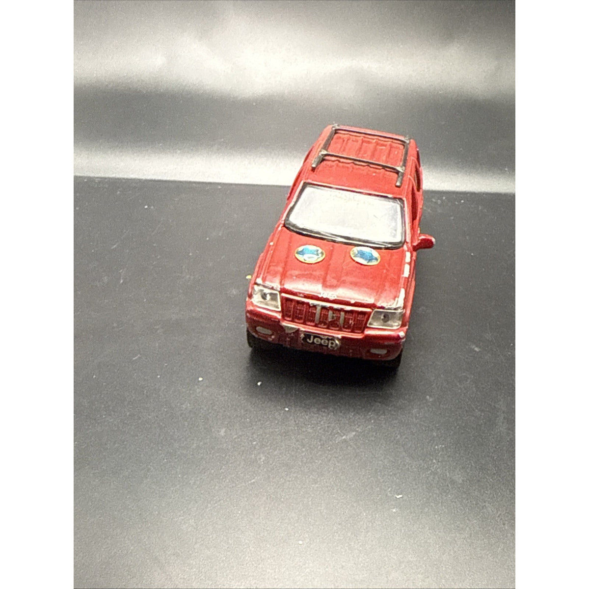 Diecast 2000 Jeep Grand Cherokee ~ 1/42 Scale ~ Red ~ MAISTO