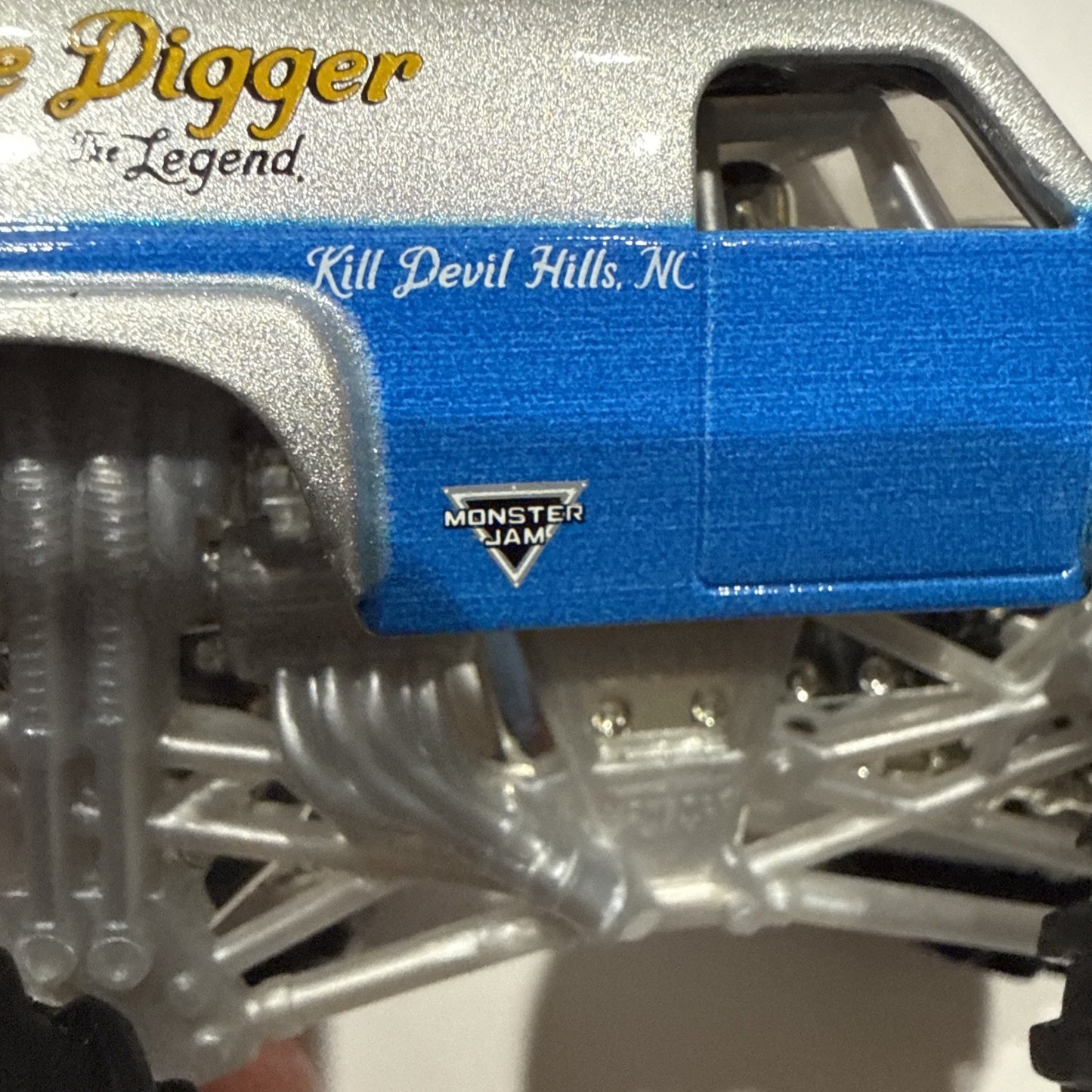 Hot Wheels Monster Jam Grave Digger The Legend Color Blue