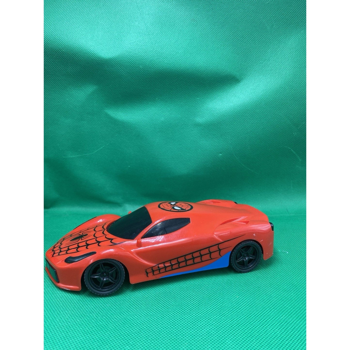 Spiderman RC Race car 8+ High speed 32ft Distance Marvel
