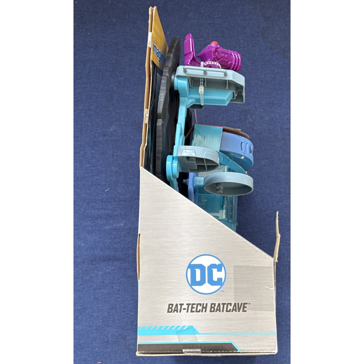 Fisher-Price Imaginext DC Super Friends Bat-Tech Batcave playset Batman LIGHT UP