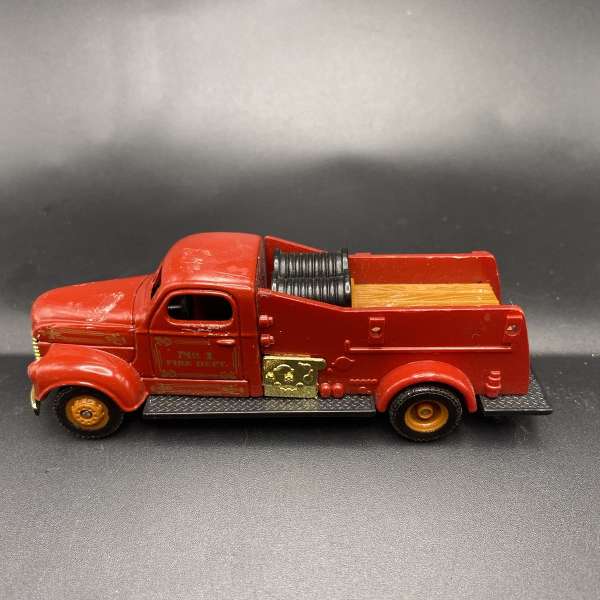 1948 Task Master 1:64 Die Cast #1 Fire Truck (1999 Reader's Digest)