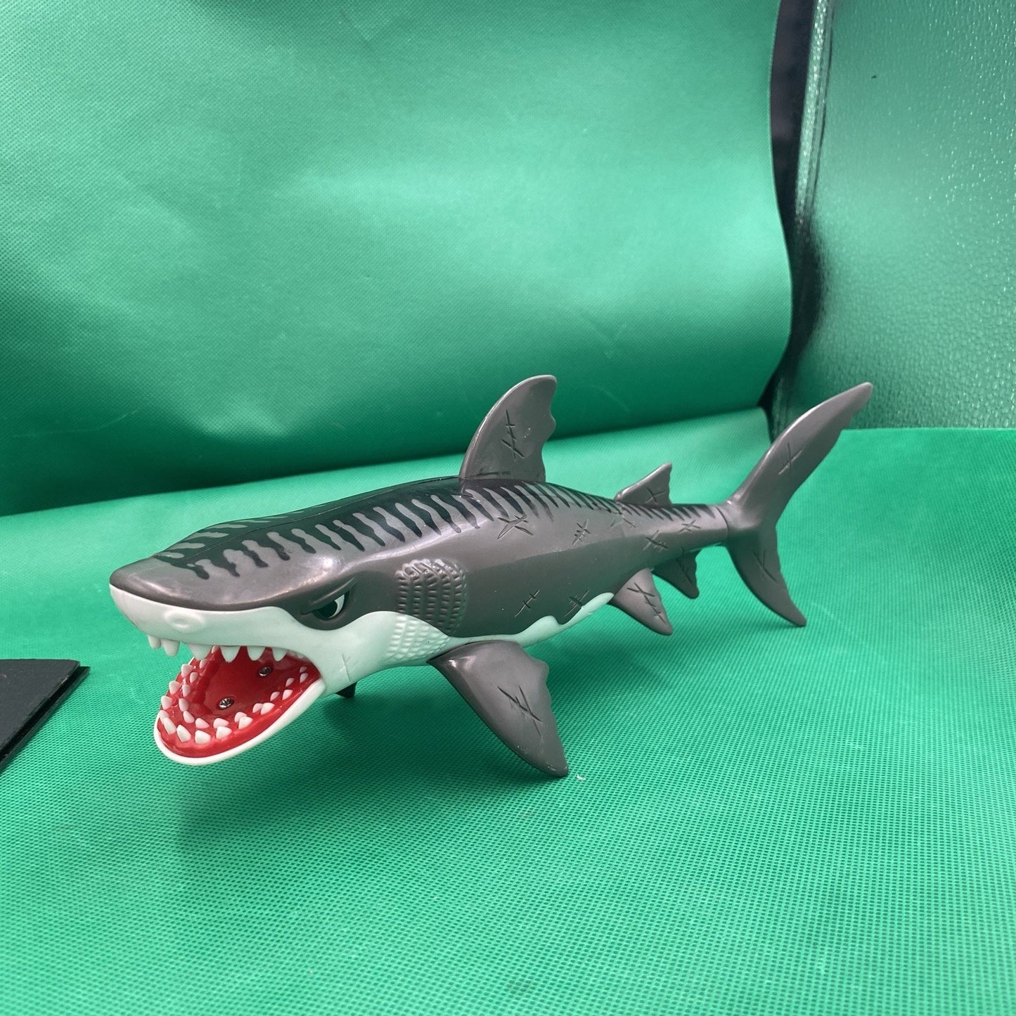 Chap Mei Chomping Jaws TIGER SHARK 11" Long Collectible Action Figure Toy