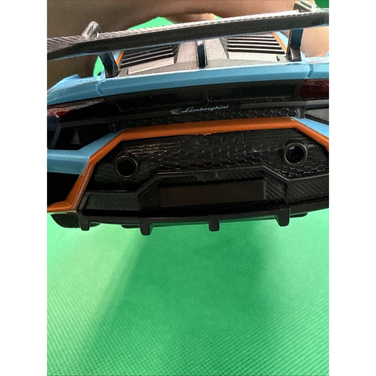 Lamborghini Huracán STO 1:24 Scale Model Car – Rastar Group