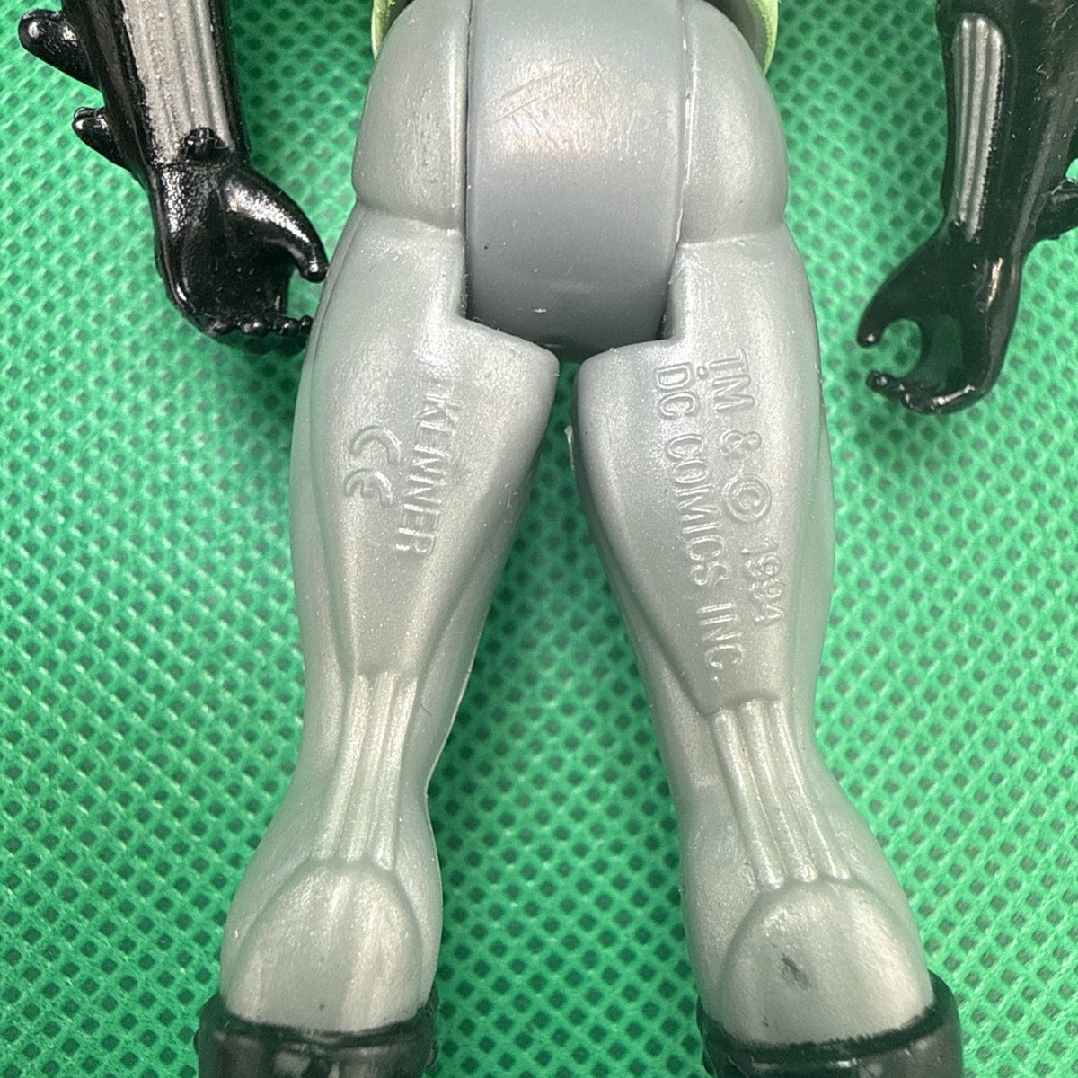 Vintage 1994 TM Kenner DC Comics Batman 4.75 Inch Action Figure Collectible Loos