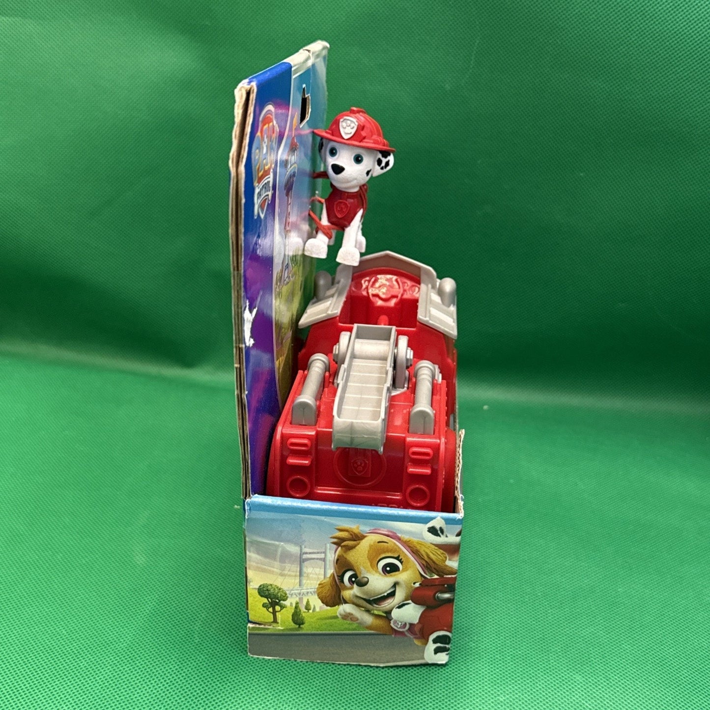 Paw Patrol, Marshall’s Fire Engine, Toy Vehicle with Collectible Action Figure