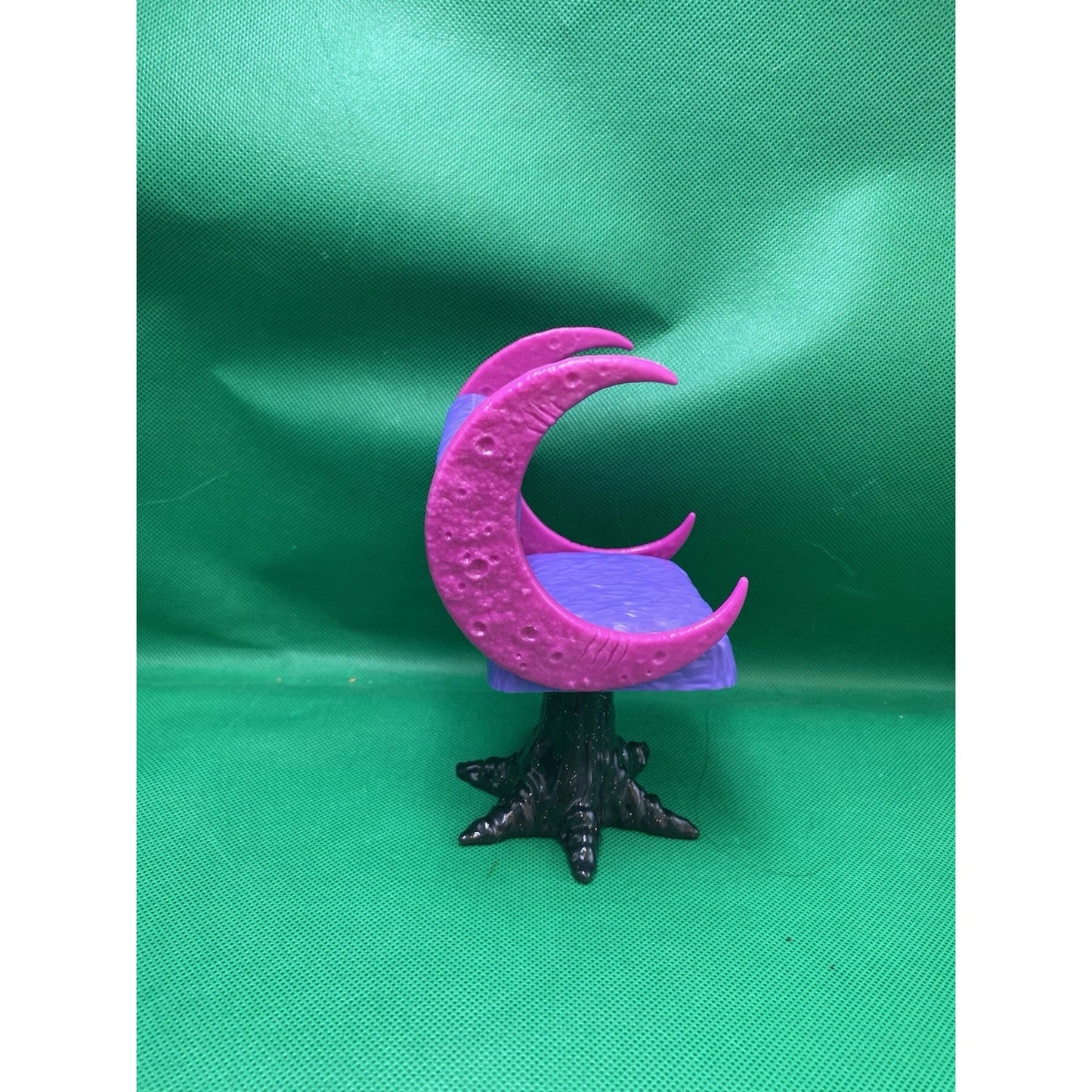 Monster High Furniture Clawdeen Wolf Lounge Chair Mattel