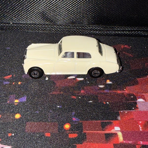 1985 Matchbox White Rolls Royce Silver Cloud, Made in Macau, 1:69 scale Diecast