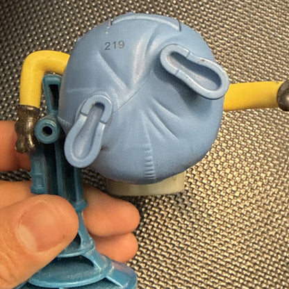 2013 McDONALDS DESPICABLE ME 2 #8 MINION STUART BLASTER HAPPY MEAL Not Tested