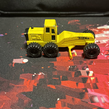 Vintage 1994 Mini Yellow Tonka Die Cast Road Grader Construction Used Toy 3.5"
