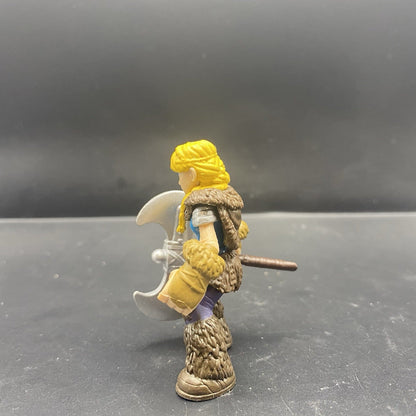 2014 DreamWorks 2.5 in "How to Train Your Dragon ASTRID Action Figure With Axe
