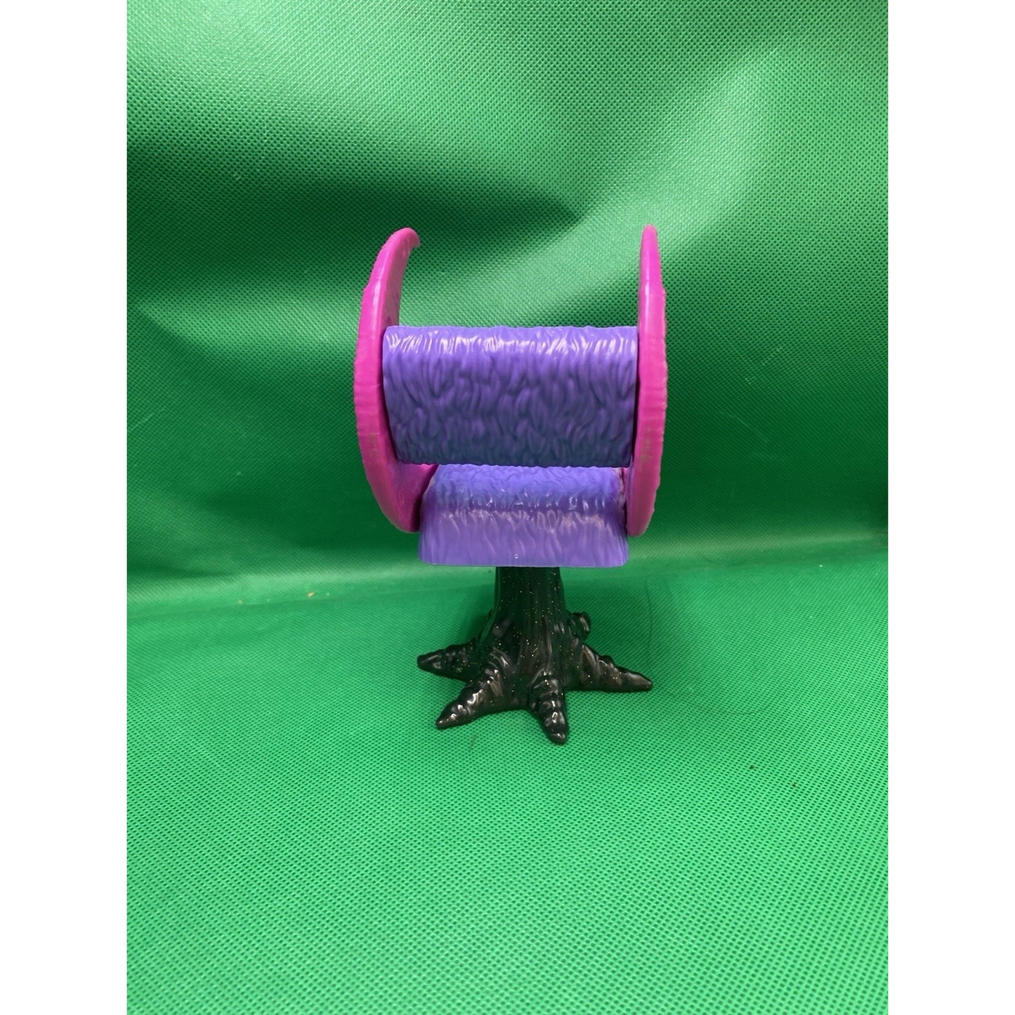 Monster High Furniture Clawdeen Wolf Lounge Chair Mattel