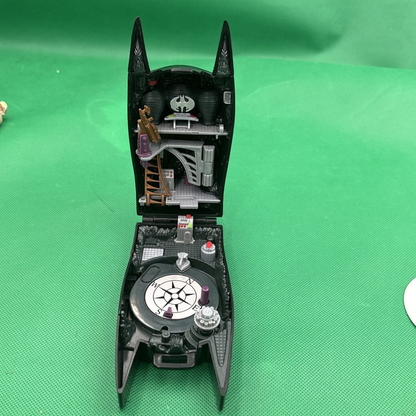 1995 vintage Micro Machines MICROVERSE Batman Forever Batcave head DC comics 