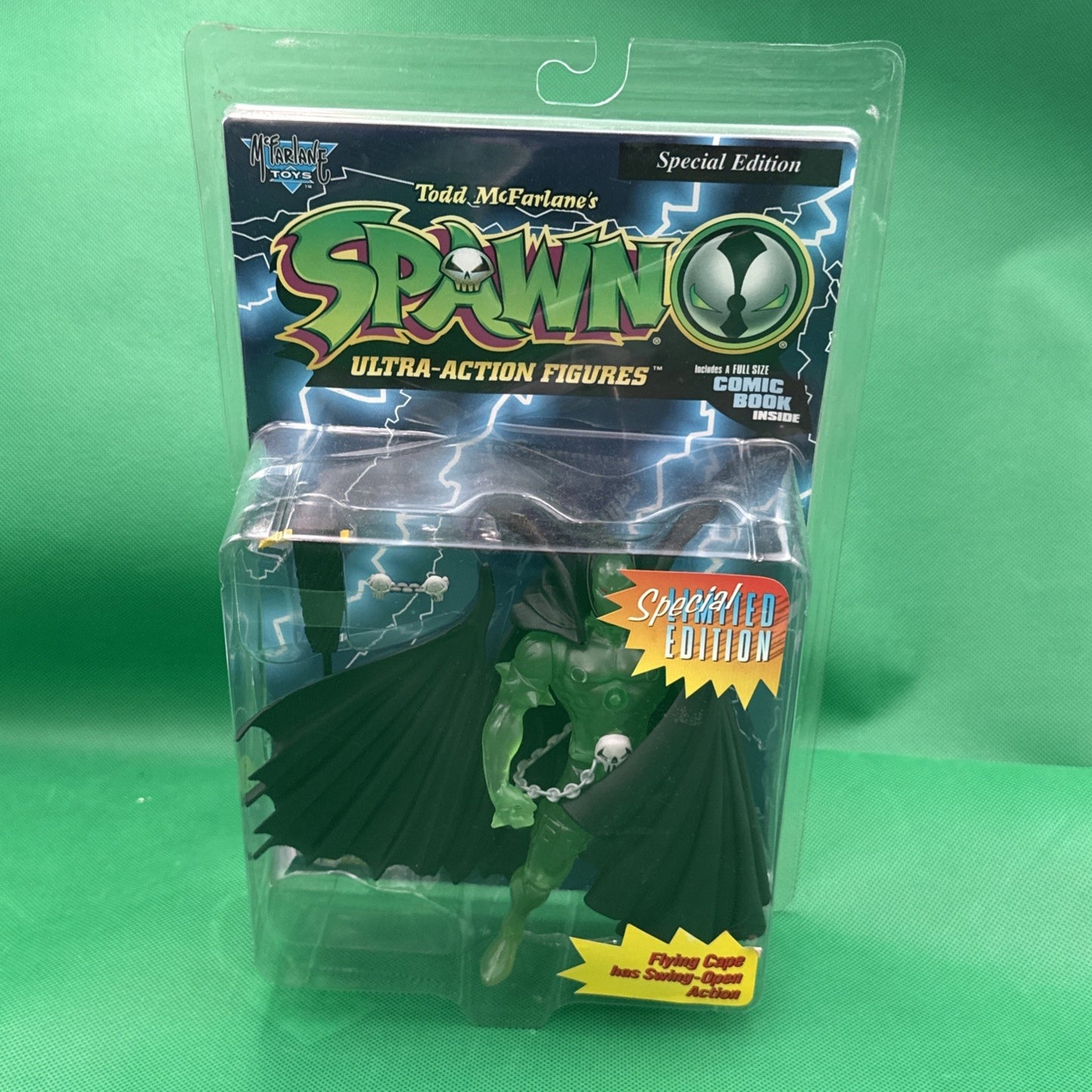 McFarlane Special Limited Edition GREEN Necroplasma Spawn Flying Cape & Comic Bk