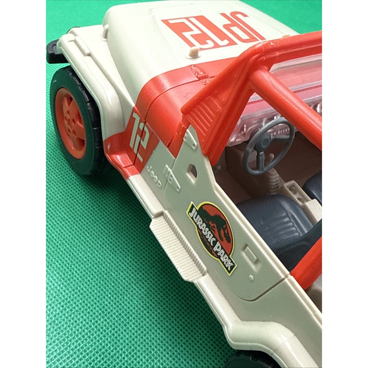 2018 Jurassic World Jeep Wrangler-JP18 -Park Legacy Collection