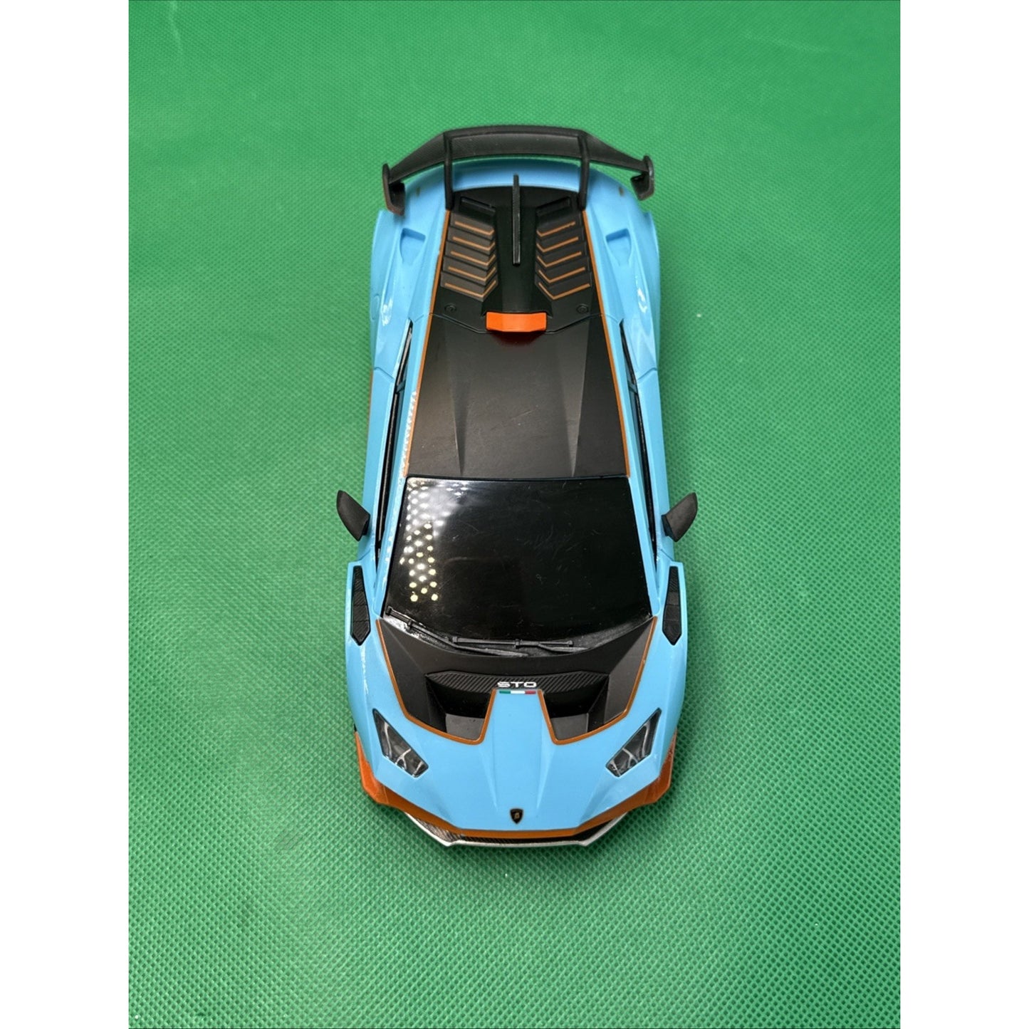 Lamborghini Huracán STO 1:24 Scale Model Car – Rastar Group