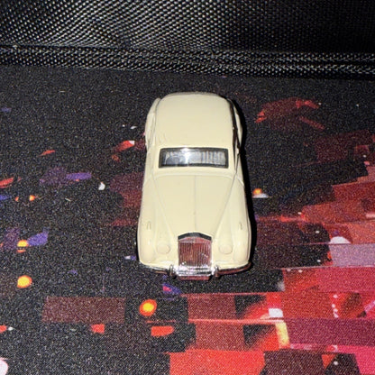 1985 Matchbox White Rolls Royce Silver Cloud, Made in Macau, 1:69 scale Diecast