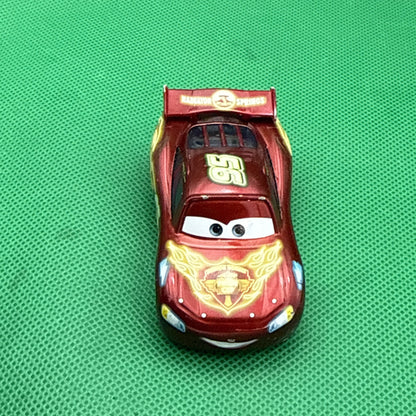 Disney / Pixar Cars ( Lightning McQueen ) -Neon Racers Exclusive Metallic Deco