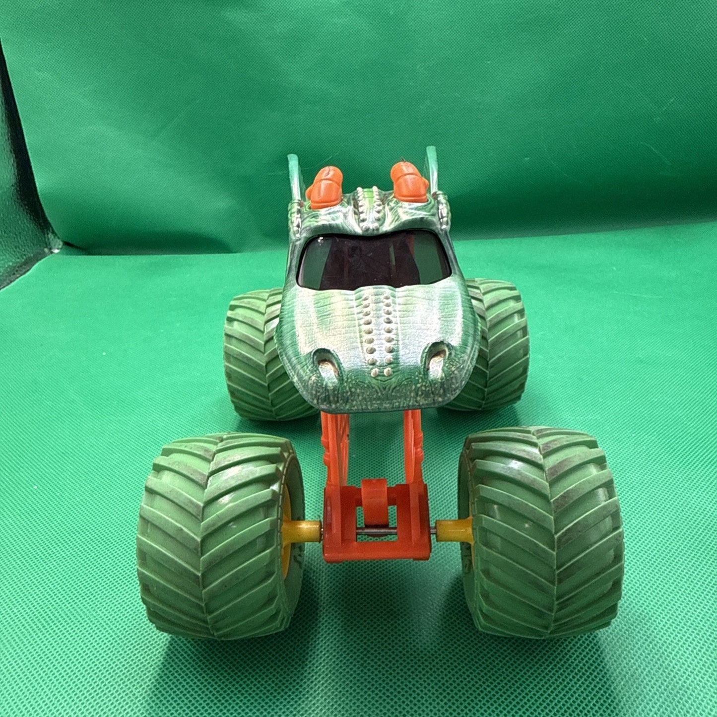 Spin Master 1:64 Scale Monster Jam Green Dragon Monster Truck (Loose)