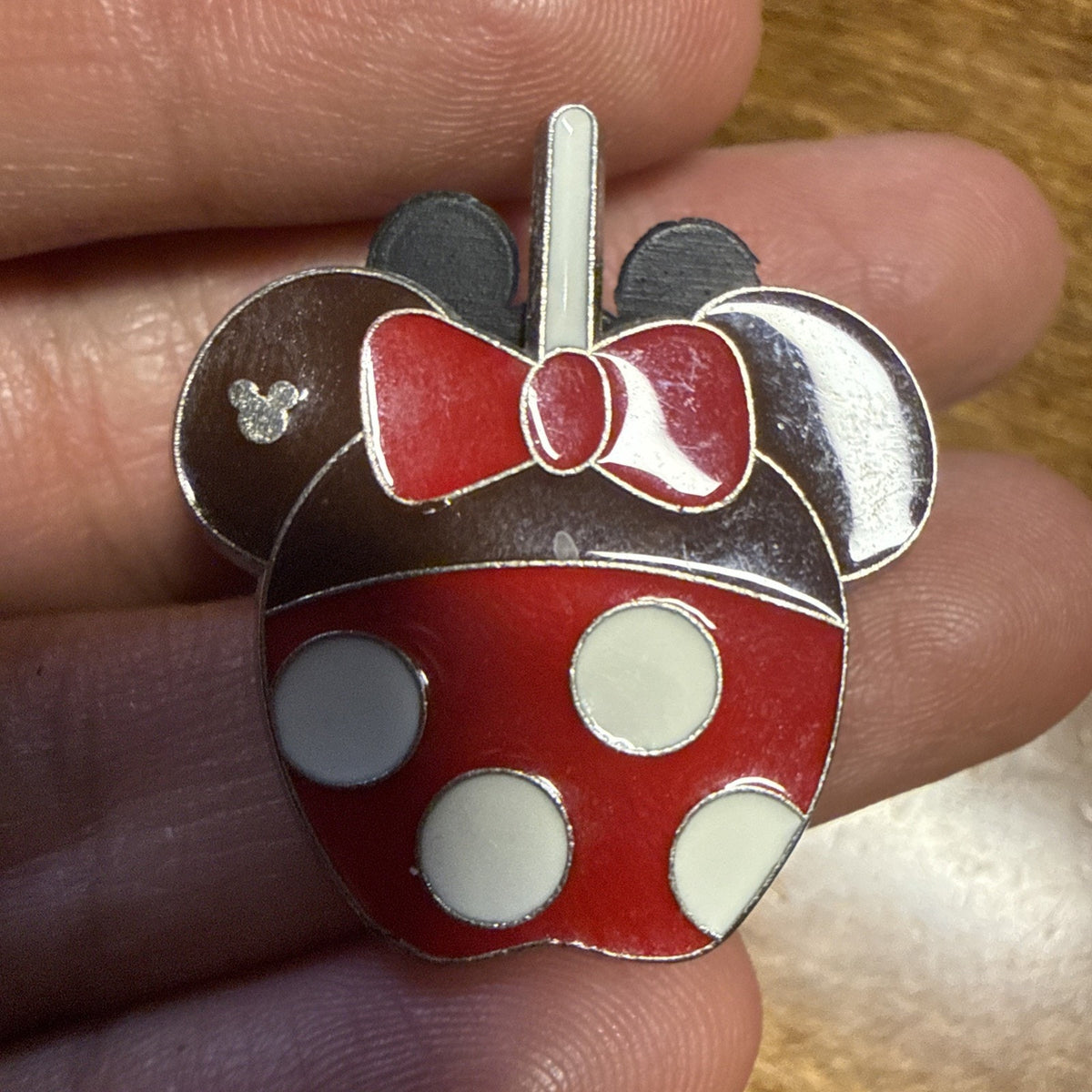 Disney Parks Hidden Mickey Cast 2015 WDW Character Candy Apples MINNIE MOUSE Pin