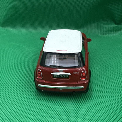 KINSMART NEW MINI COOPER DIECAST CAR 1:28 scale RED.