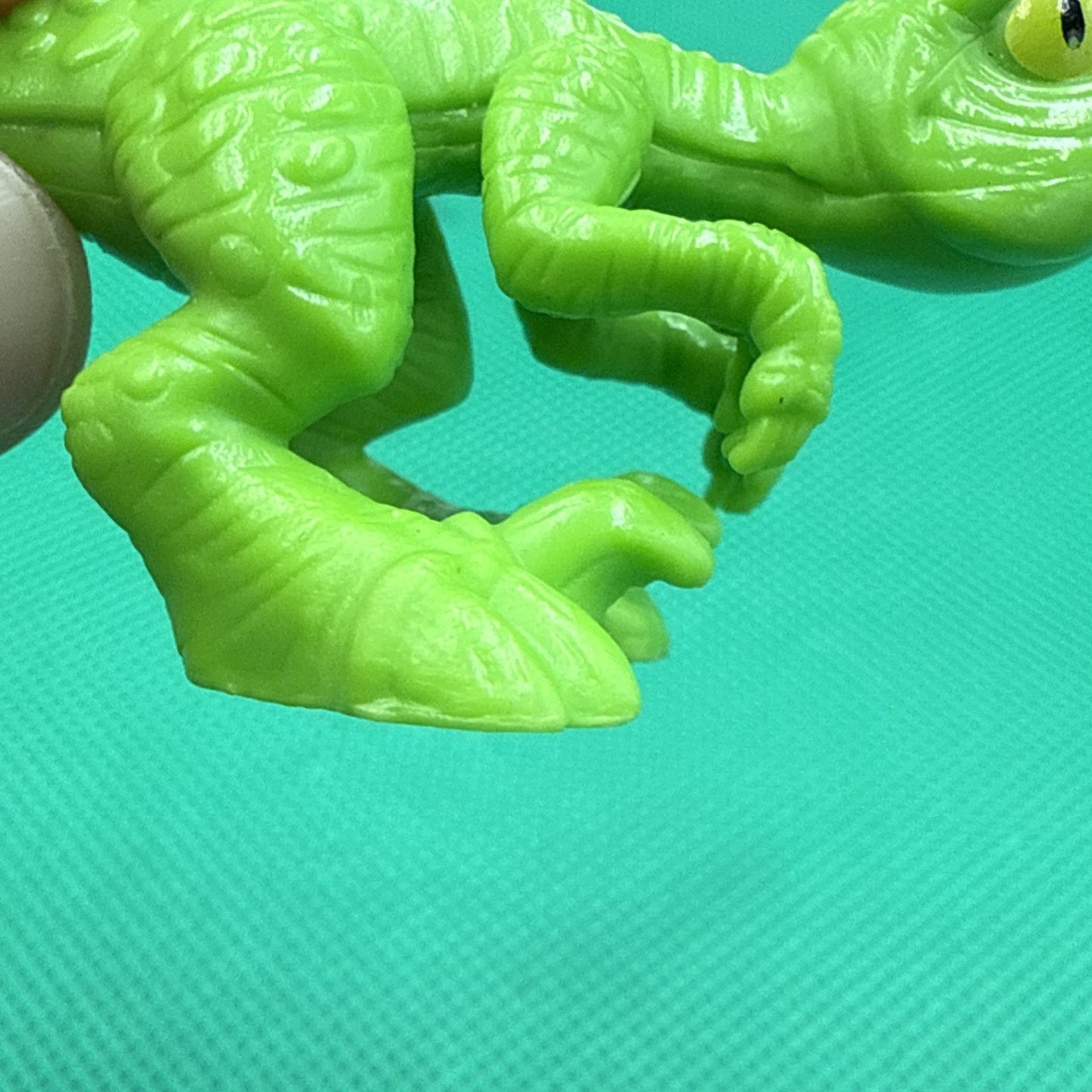 Fisher Price Imaginext Jurassic World Advent Green Velociraptor 2.5" Figure