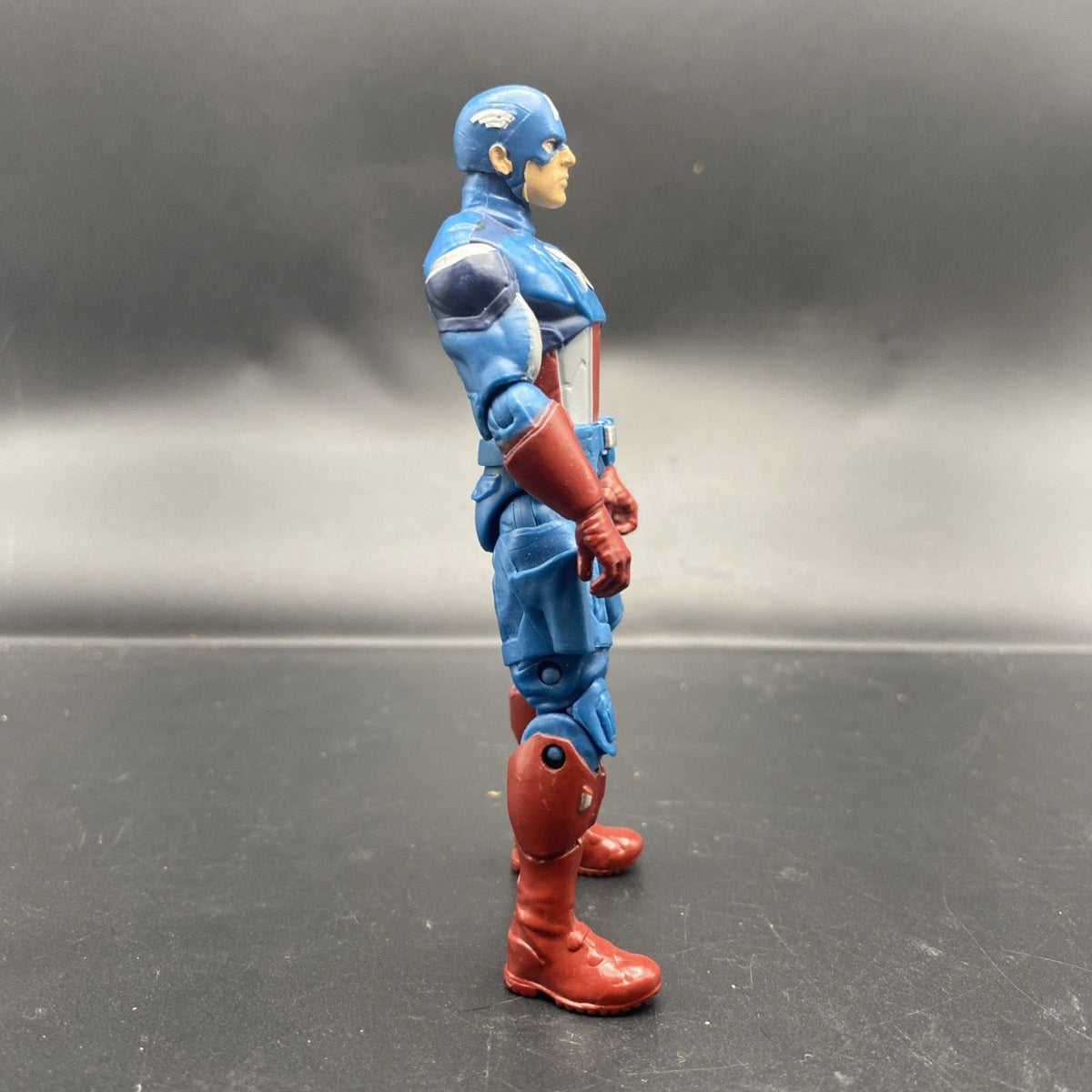Marvel Avengers CAPTAIN AMERICA Hasbro 4" Action Figure 2011