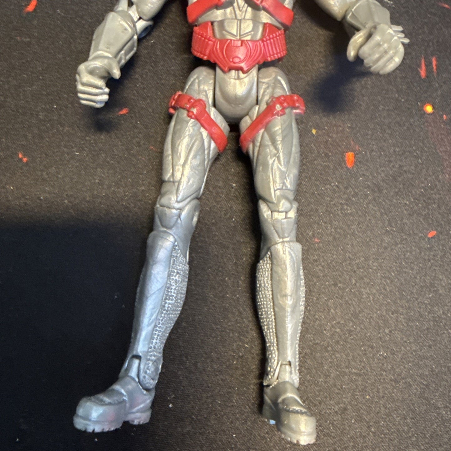 Mattel DC Comics Batman Begins Battle Cape Batman 5.5" Action Figure 2005