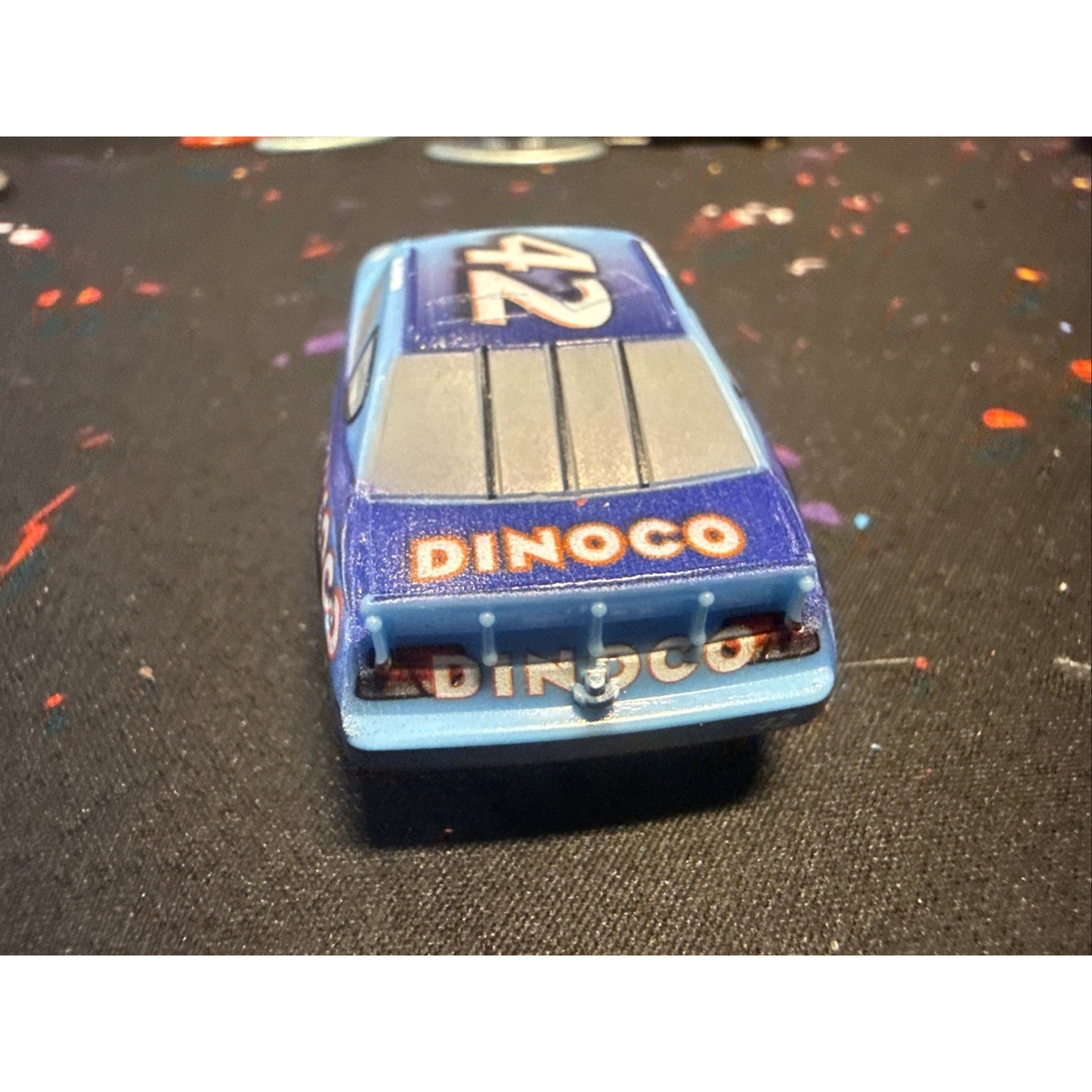 Disney Pixar Cars 3 Cal Weathers #42 Dinoco 1:43
