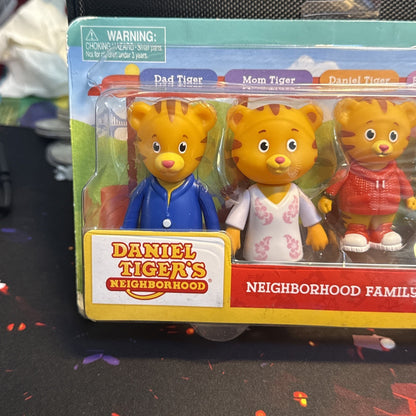 Daniel Tiger's Neighborhood Friends Family Figure 5 Piece Set NEW