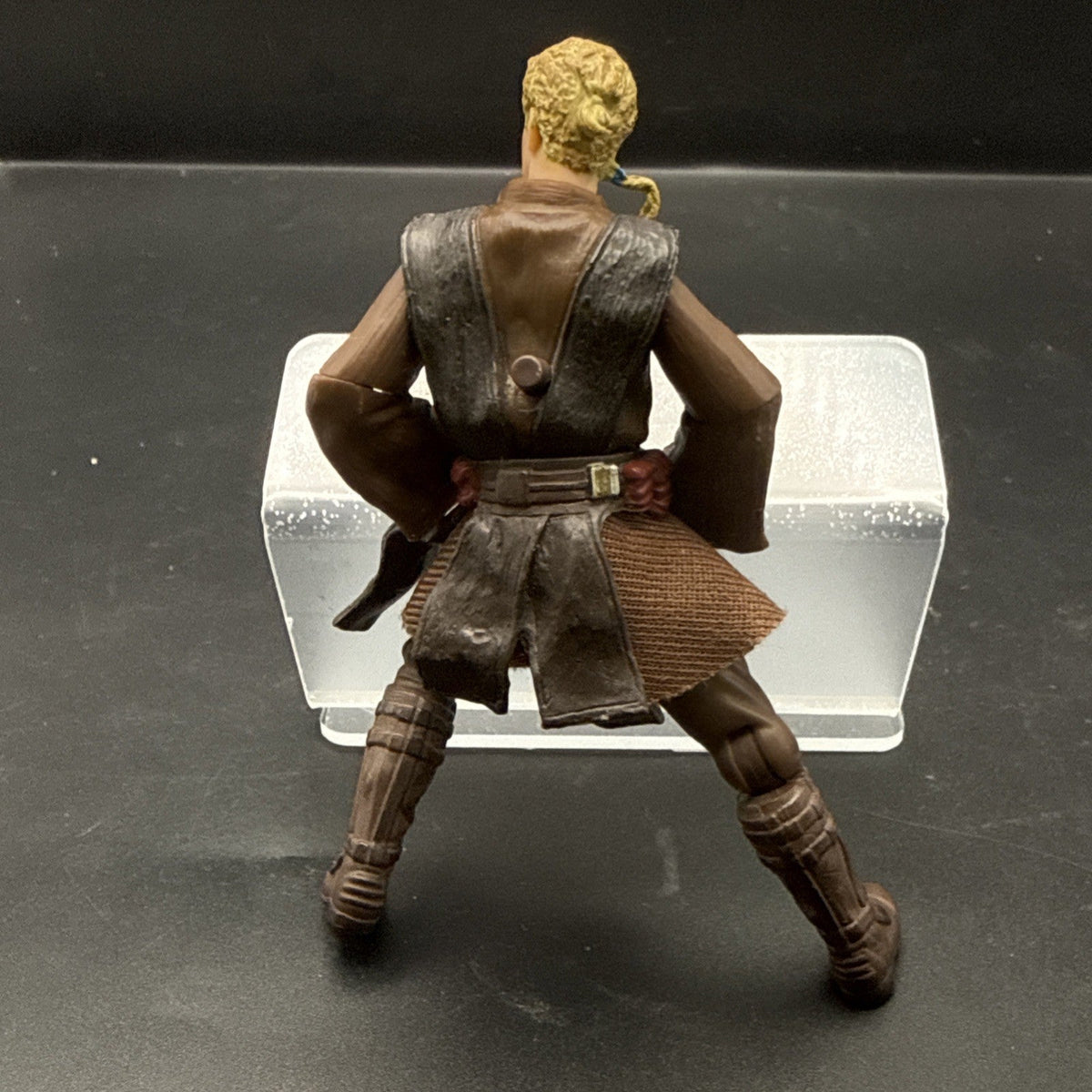 Star Wars AOTC Anakin Skywalker Tatooine Attack w/ Jedi Kick Hasbro 2001