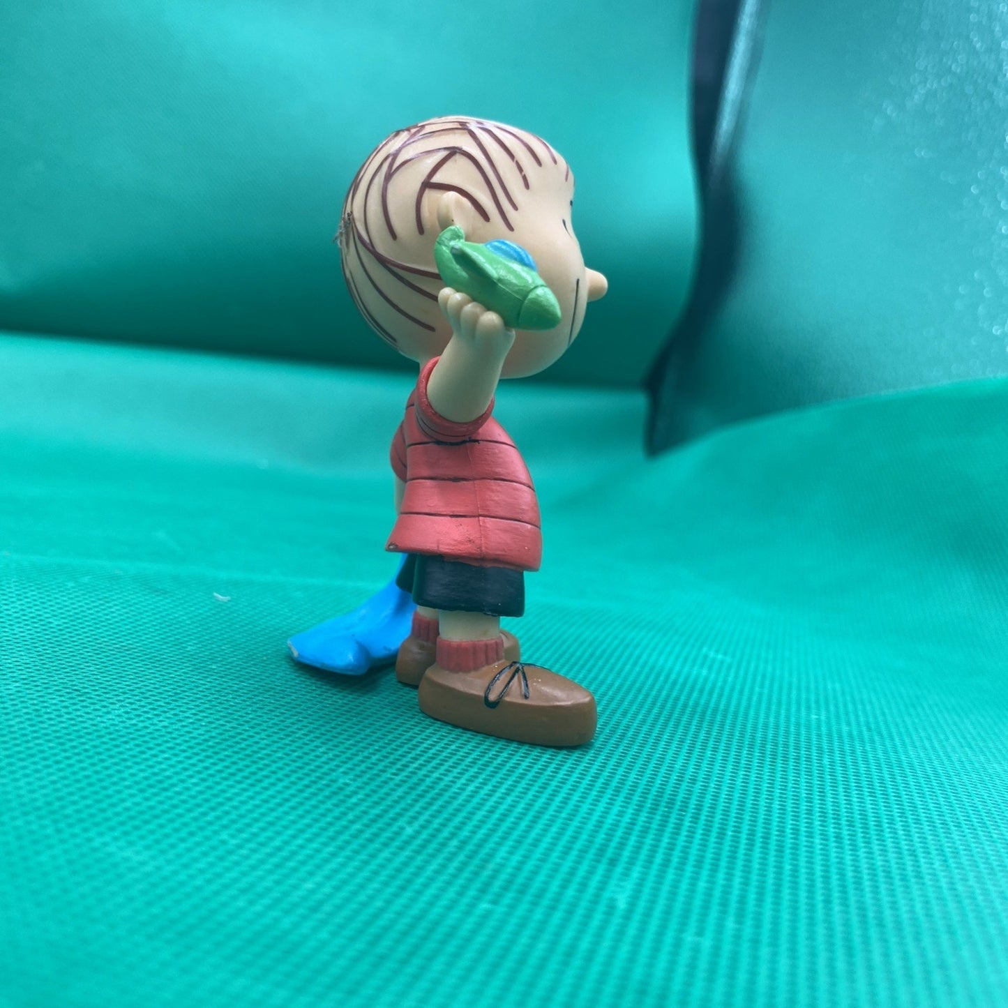 Peanuts Linus w/ plane & blanket 3” pvc figure